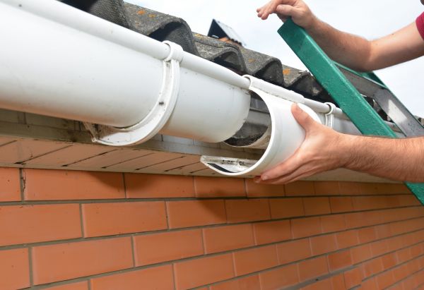 Cost of Gutter Seam Repair in Brooklyn